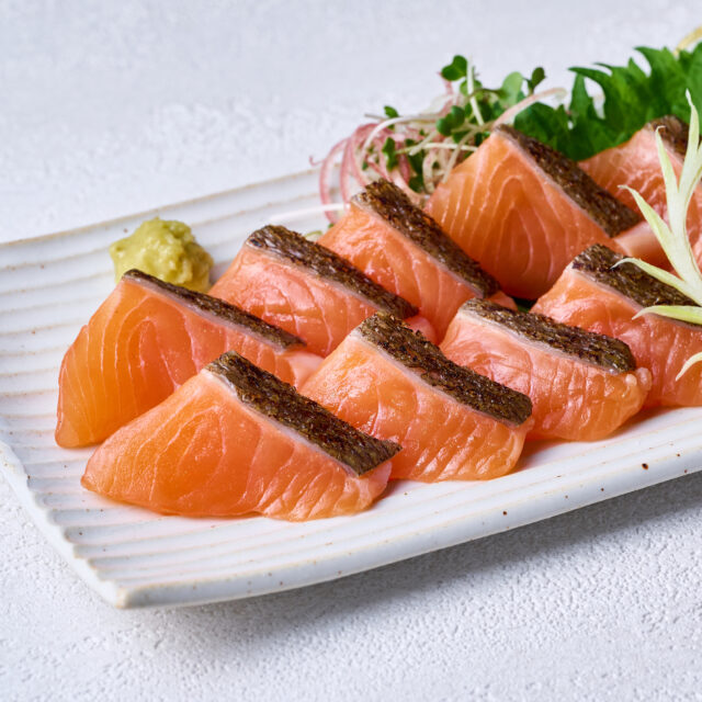 北海道標津(しべつ） 秋鮭炙り（生食用）